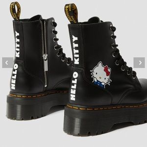 Dr Martens JADON HELLO KITTY PLATFORM BOOTS